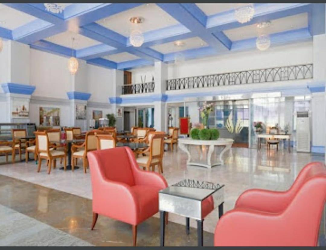 Royal Palms Hotel Bombay Exterior foto